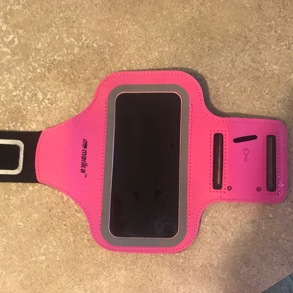 Marika armband phone case